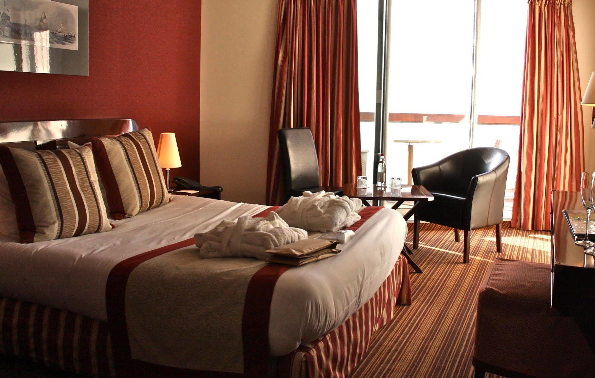 Logis Hotel - La Petite Rade Le Havre Dış mekan fotoğraf